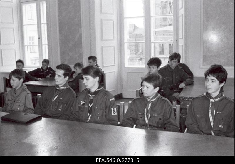 Peaminister Tiit Vähi kohtub välis- [Eesti] skautidega.