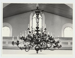 Hageri kiriku kroonlühter