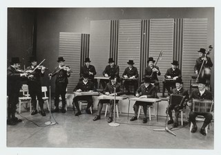 ETV saade „Kootud ilo lõngaga“. Mahtra Talurahvamuuseumi orkester esinemas