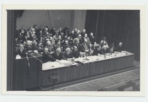 EKP XVII kongress Tallinnas 1976.a. Kongressi presiidium. Kõneleb EKP Keskkomitee sekretär Johannes Käbin