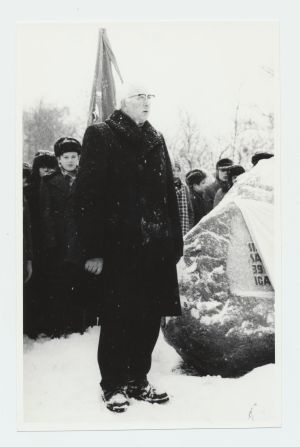 Miitingul endise Velise vallamaja kohal kõneles A. Parnabas