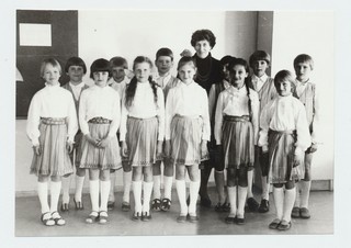 EKE lasteringide kokkutulek. Rahvatantsu ringi lapsed ja juhendaja Linda Raus