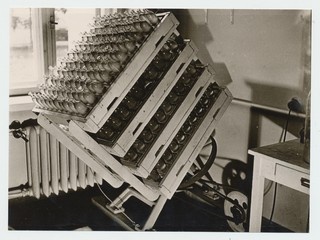 Kuusiku katsebaasi laboratoorium.  Mullaproovide töötlemise agregaat