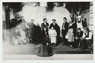 Vigala näiteringi etendus „Õitsev meri“ 1937.a.