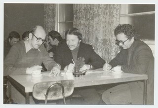 Juuru k/n allasutuste mälumäng. Juuru Keskkooli võistkond, vasakult: Arvi Vald, Raivo Mikkor, Juhan Märjama  similar photo
