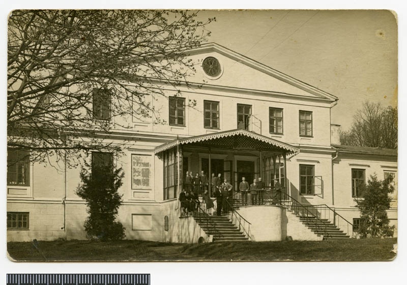 fotopostkaart, Viljandi khk, Vana-Võidu Põllutöökool, välisvaade, trepp, inimesed, u 1925