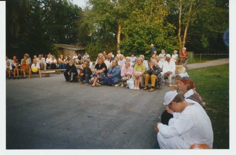 Pärtlipäeval, pealtvaatajad