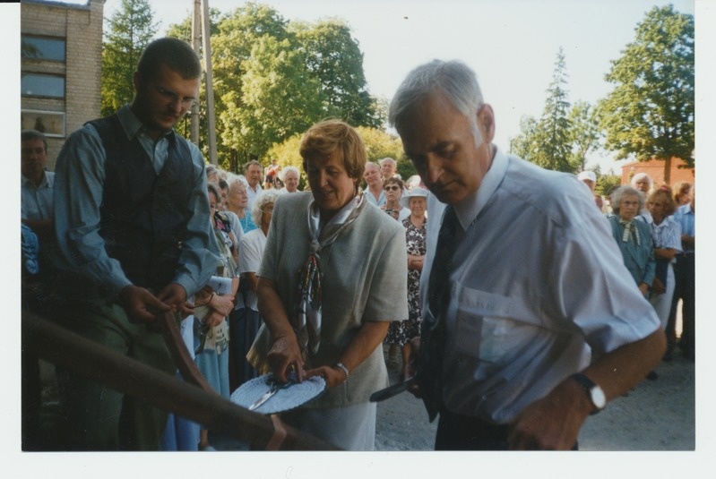 Lindi läbilõikamine. Tõnu Saar, Tiia Schmitte.