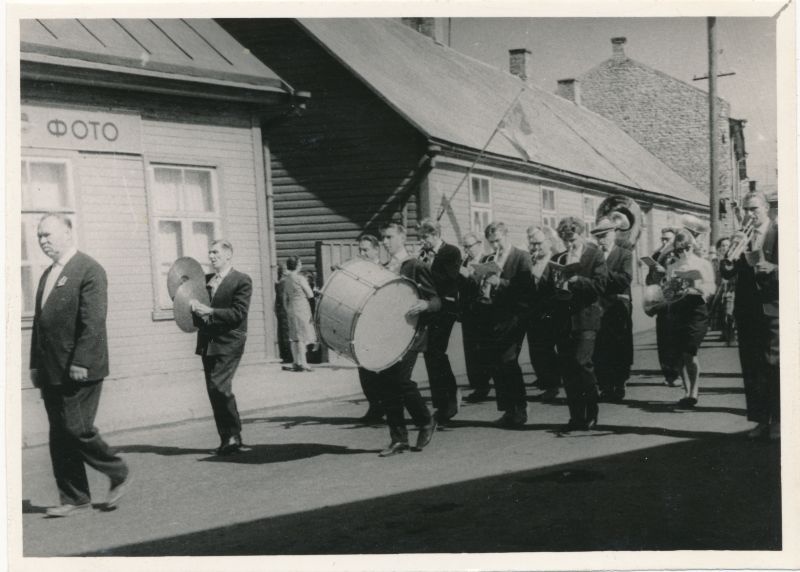 Foto. Haapsalu rajooni kultuurimaja meeskoori tegevusi. 1964-1966. Albumis.