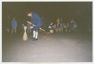 Suvelõpusimman Mahtra Talurahvamuuseumi õuel