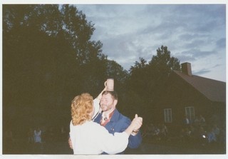 Suvelõpusimman Mahtra Talurahvamuuseumi õuel