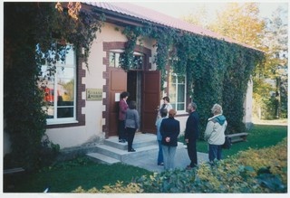 Rapla maakonna muuseuitöötajad Iisaku muuseumis