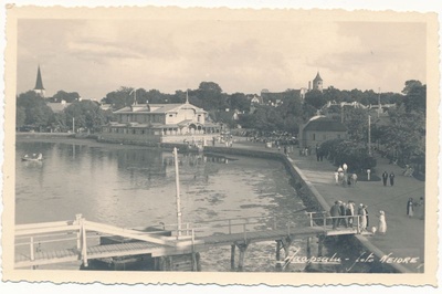 Postkaart. Haapsalu Poska pst jahtklubi sillast kuursaalini. Asub albumis HM 7955.  duplicate photo