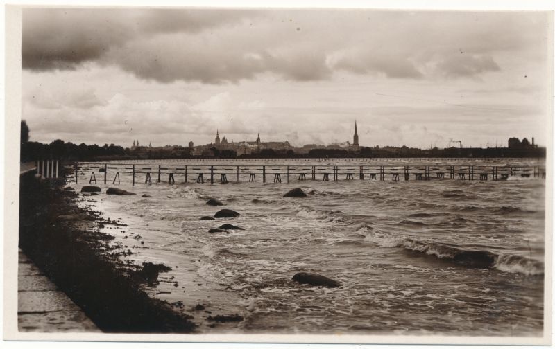 Postkaart. Tallinna siluett. Asub albumis HM 7955.
