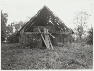 Ants Lauteri sünnitalu Velisel. Elumaja rehetoa poolsest otsast