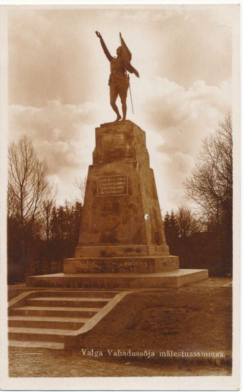 Postkaart. Valga Vabadussõja mälestussammas. Asub albumis HM 7955.