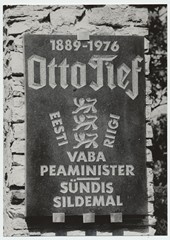 EV peaministri Otto Tiefi mälestustahvel tema sünnitare korstnajalal