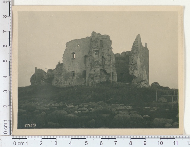 Toolse ordulinnuse varemed, Haljala khk., 1920