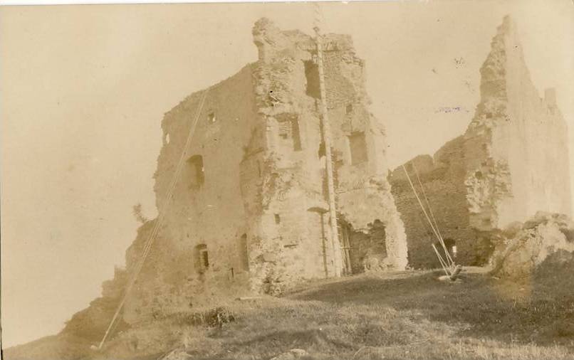 Toolse lossi varemed