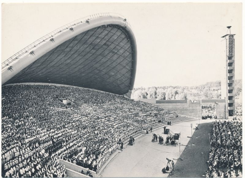 Fotopostkaart. Tallinna vaade. Ühendkoorid Eesti NSV 25. aastapäevale pühendatud XVI Üldlaulupeol Tallinnas 1965. a. Foto: J. Külmet