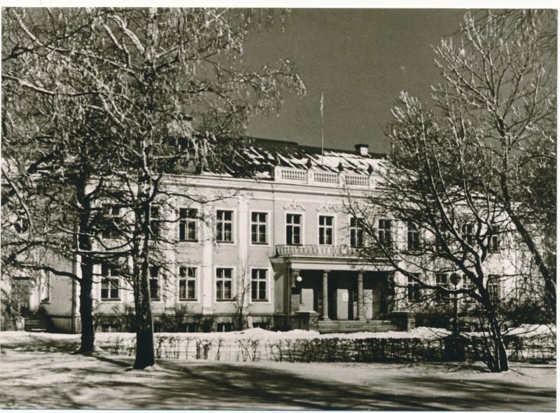 Fotopostkaart. Tallinna vaade. ENSV Ülemnõukogu Presiidiumi hoone Kadriorus (Presidendi loss). 1966. Foto: A. Rätsep