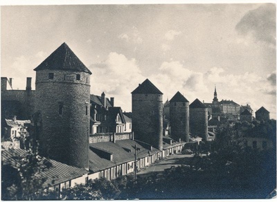 Fotopostkaart. Tallinna vaade. 1963. Kindlusetornid vaade Tornide väljakult. Foto: E. Saar  duplicate photo