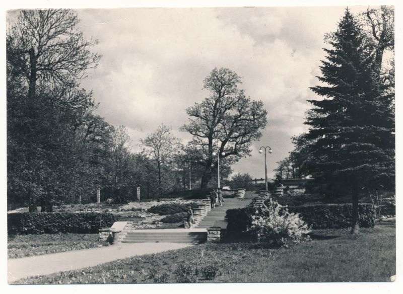 Fotopostkaart. Tallinna vaade. Kadrioru Roosiaed treppidega. 1964. Foto: E. Volt