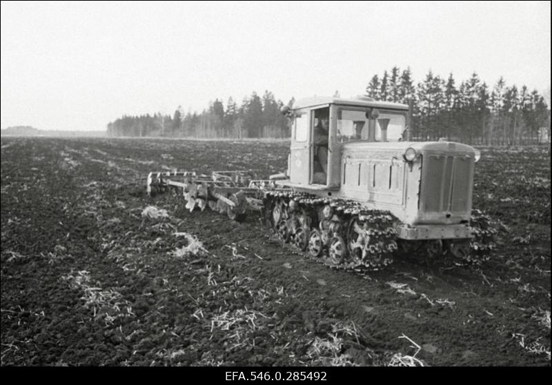 Harju rajooni Aruküla kolhoos.