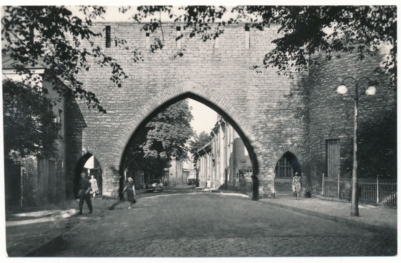 Fotopostkaart. Tallinna vaade. Nooruse (Suur-Kloostri) tänav. 1960. Foto: E. Fridrihsons