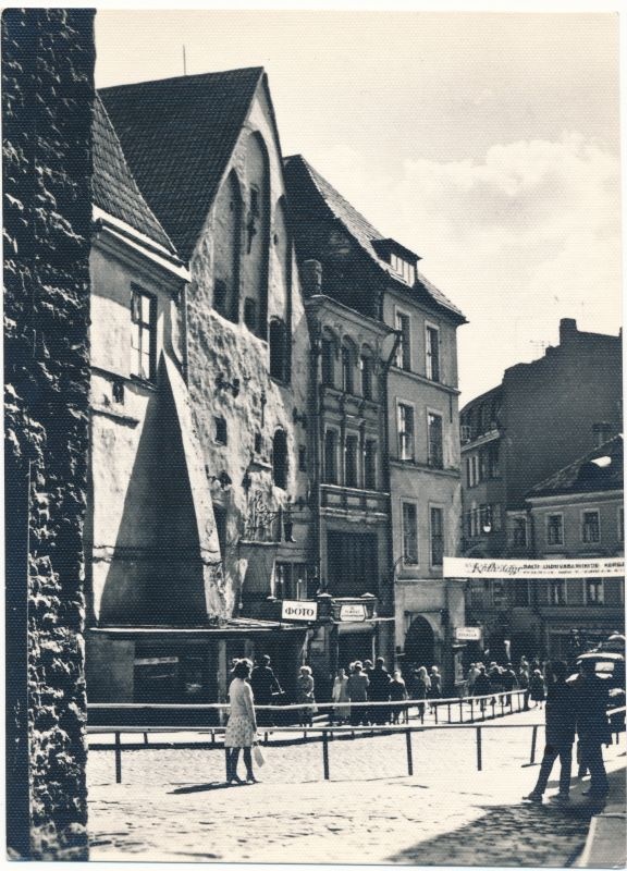 Fotopostkaart. Tallinna vaade. Raekoja tänav. 1965. Foto: E. Raiküla