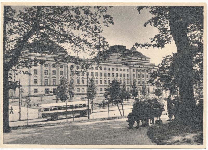 Postkaart. Tallinna vaade. Estonia teater Viruvärava mäelt. 1955.
