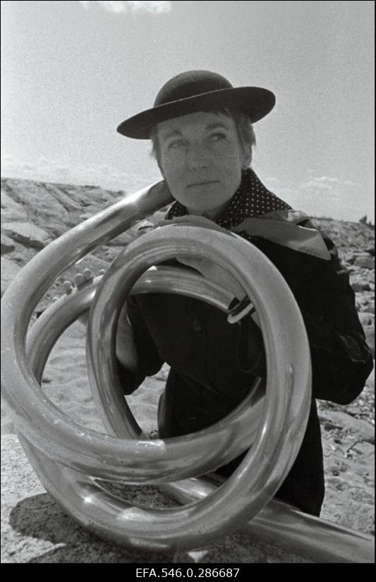 Metallikunstnik ja skulptor Nora Raba