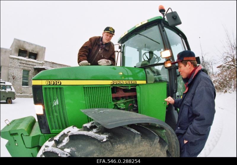 Traktor lähivaates.