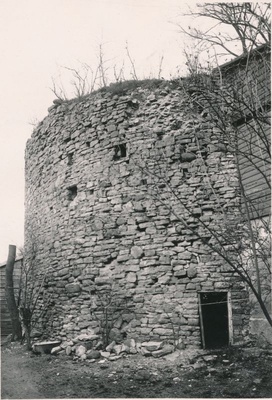 Foto. Haapsalu lossi Kodaniku torn (Karja tänava poolt). 1933. Fotograaf J. Grünthal  duplicate photo