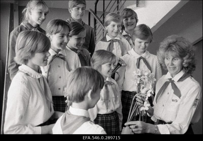 Pioneerid ja pioneerijuht.