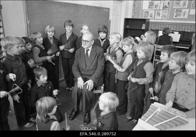 Kooliorkestri proov. [1984.a muutus Tabivere 8-klassiline kool Tabivere Keskkooliks.]  similar photo