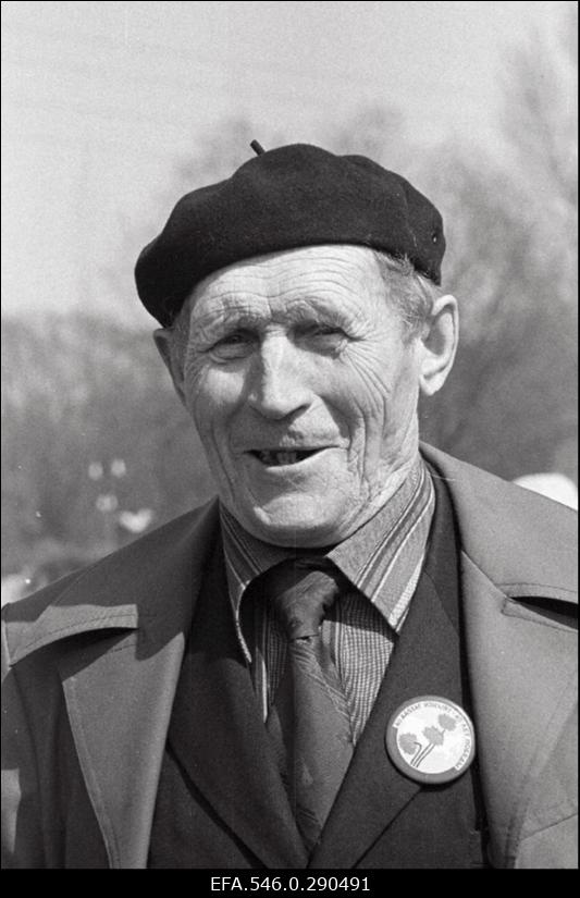 Võidupüha (NSVL) tähistamine Tallinnas Lauluväljakul - 40.aastat Suure Isamaasõja lõpust.