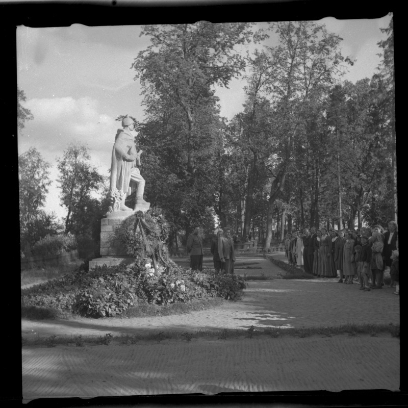 Punaarmeelaste ausammas Tartus Raadi pargis