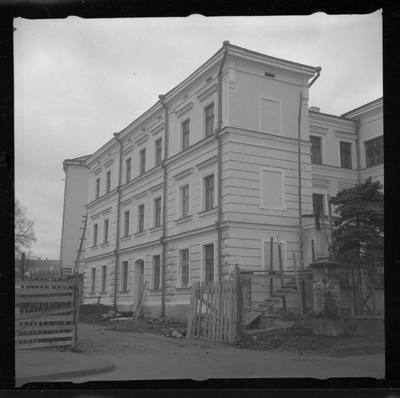 Maja Tartus Laia ja Magasini tänava nurgal  similar photo