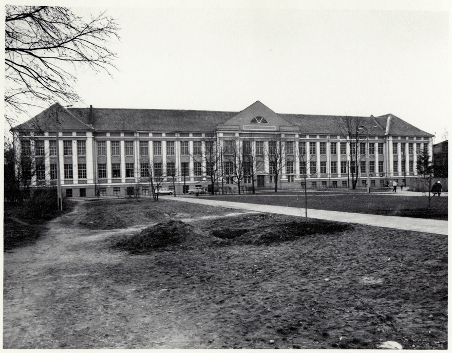Tartu ülikooli loodusteaduste õppehoone, hilisem zooloogiamuuseum. Vaade hoonele. Arhitekt Otto Hoffmann