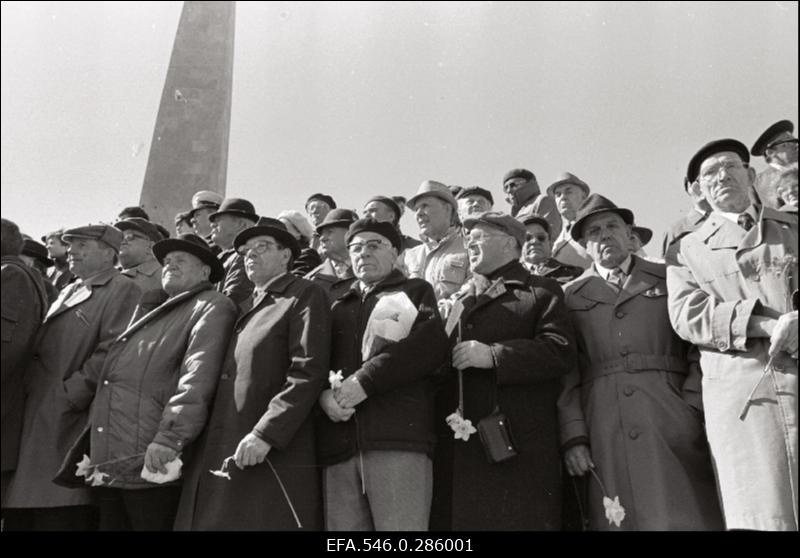 Miiting võidupüha tähistamiseks "Nõukogude võimu eest võidelnute" memoriaalansambli juures Maarjamäel