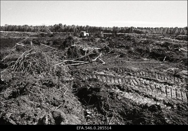 Maaparandustööd Viru kolhoosis.