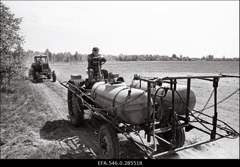 Maaparandustööd Viru kolhoosis.
