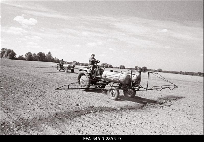 Maaparandustööd Viru kolhoosis.