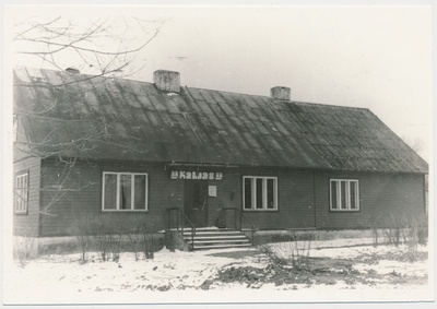 Restoran "Kaljas" Kärdlas Valli tänav 1 (Kalevipoja) 1980. aastatel  similar photo