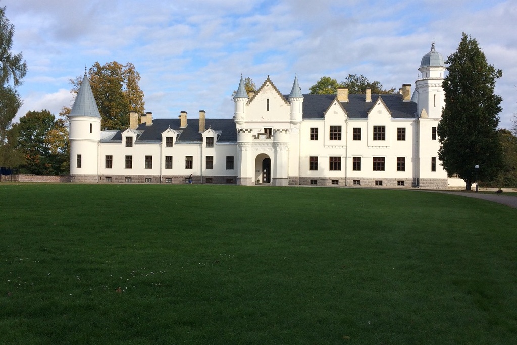Photo, Alatskivi Manor in the 1950s a. rephoto