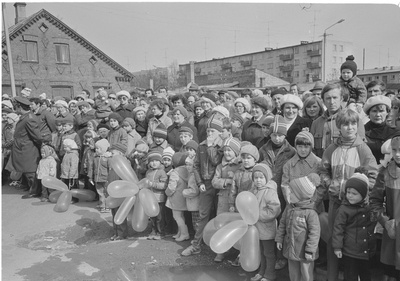 Rakvere. 1. mai demonstratsioon Turu platsil  similar photo