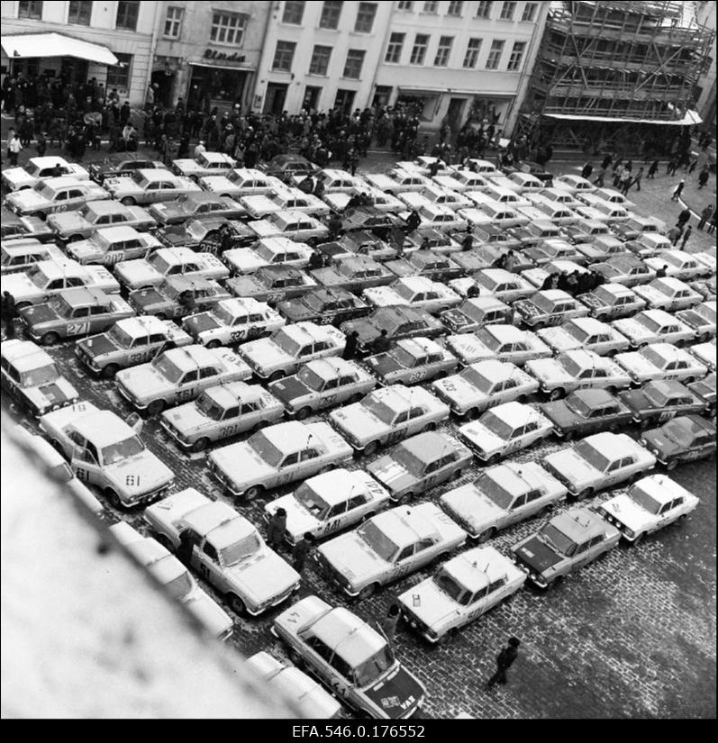 Autoparkla Raekoja platsil.