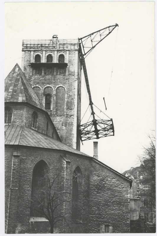 Tornikiivri karkassi tõstmine