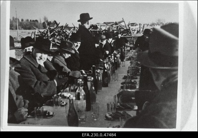 Maardu fosforiiditehase tootmishoonete ehituse pidulik nurgakivipanek. Arhitektid ja osanikud tähistavad nurgakivipanekut.  duplicate photo